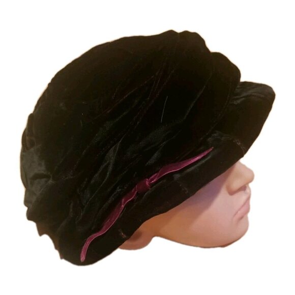 Laura Ashley 1980’s Vintage Cloche Hat Black Purple Velvet Great Britain